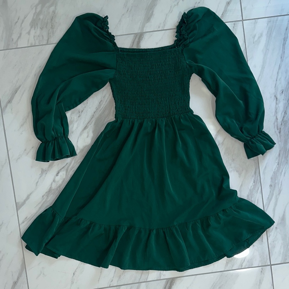 Emerald Green A-Line Dress with Bishop Sleeves and Square Neck